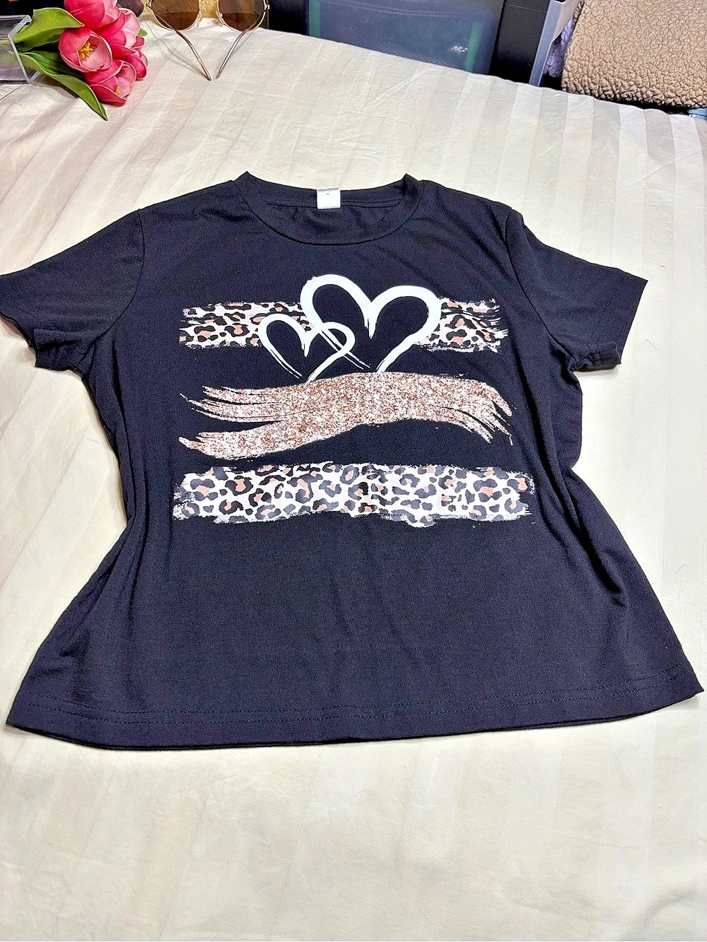SHEIN Girls Leopard Print Heart Graphic Tee Black & Pink 12Y